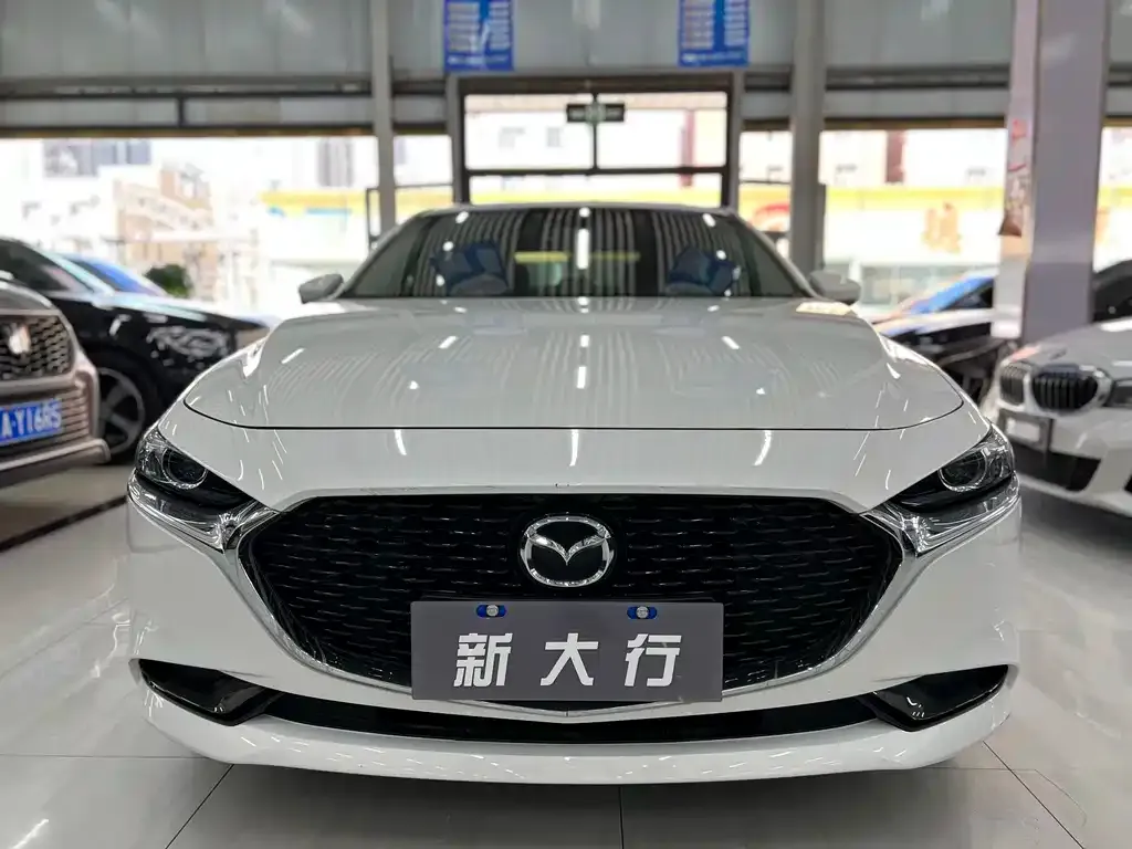 Mazda 3 Axela — фото 4