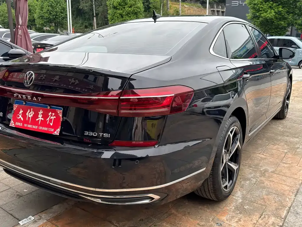 Volkswagen Passat — фото 7