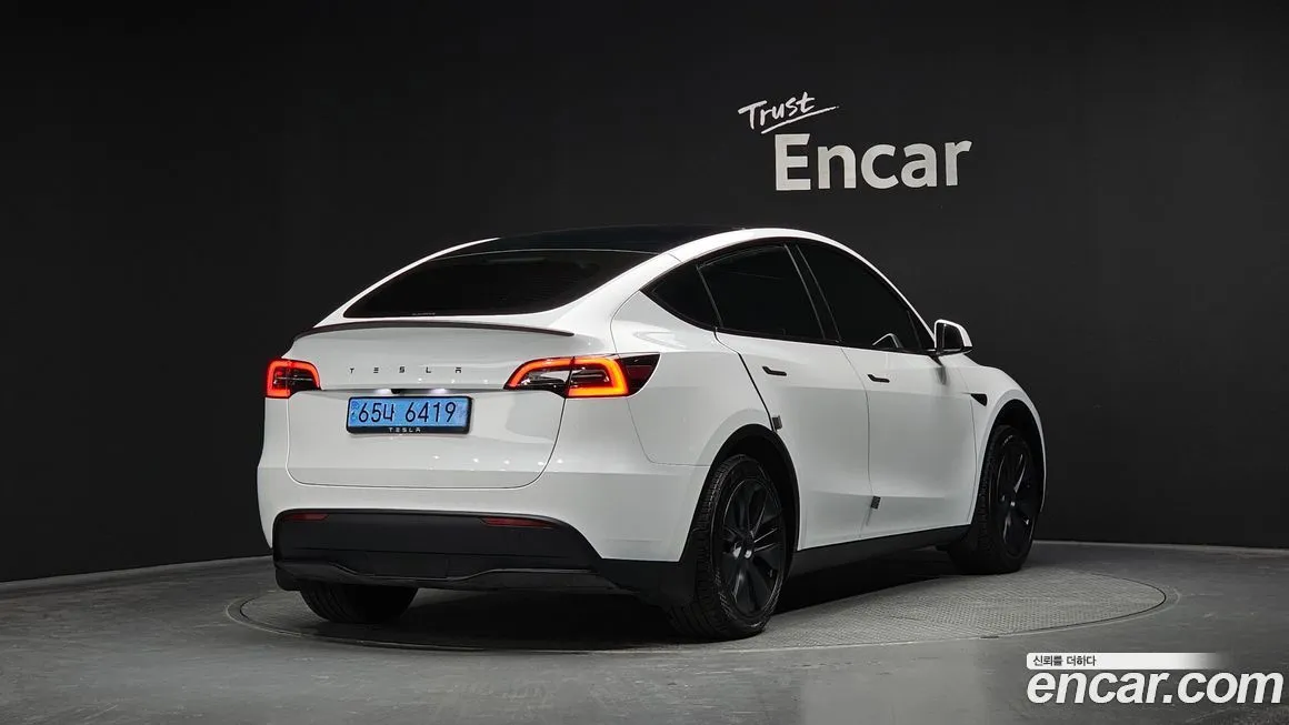 Tesla Model Y — фото 3