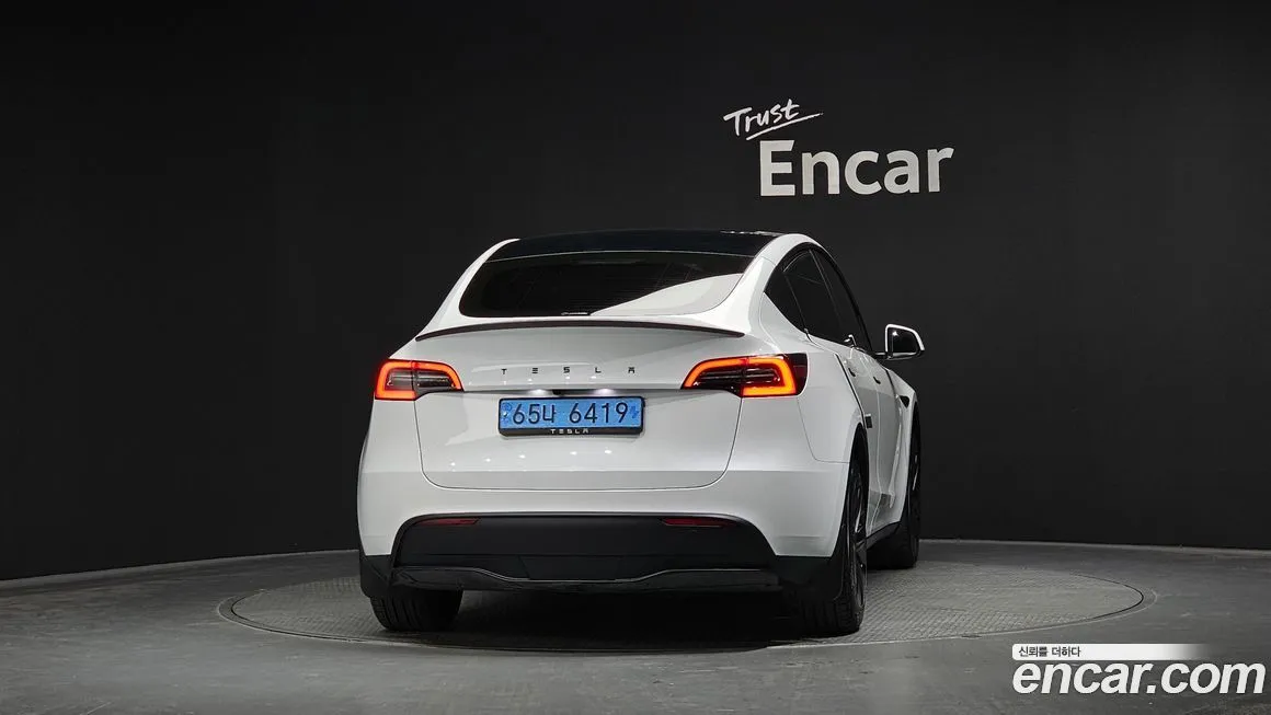 Tesla Model Y — фото 9