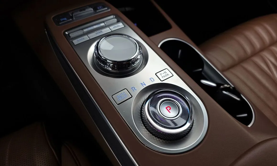 Genesis GV70 — фото 2