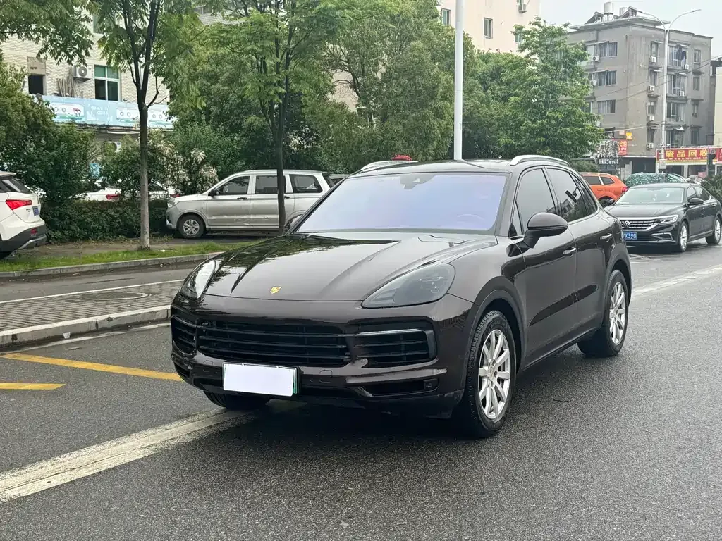 Porsche Cayenne Hybrid — фото 1