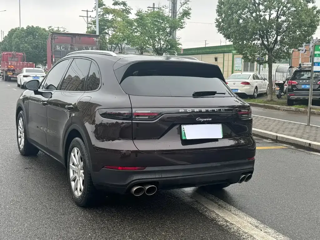 Porsche Cayenne Hybrid — фото 7