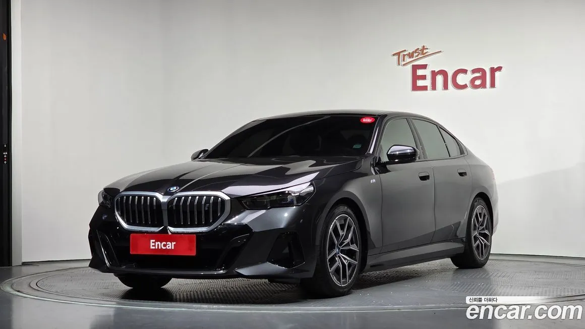 BMW i5 — фото 1