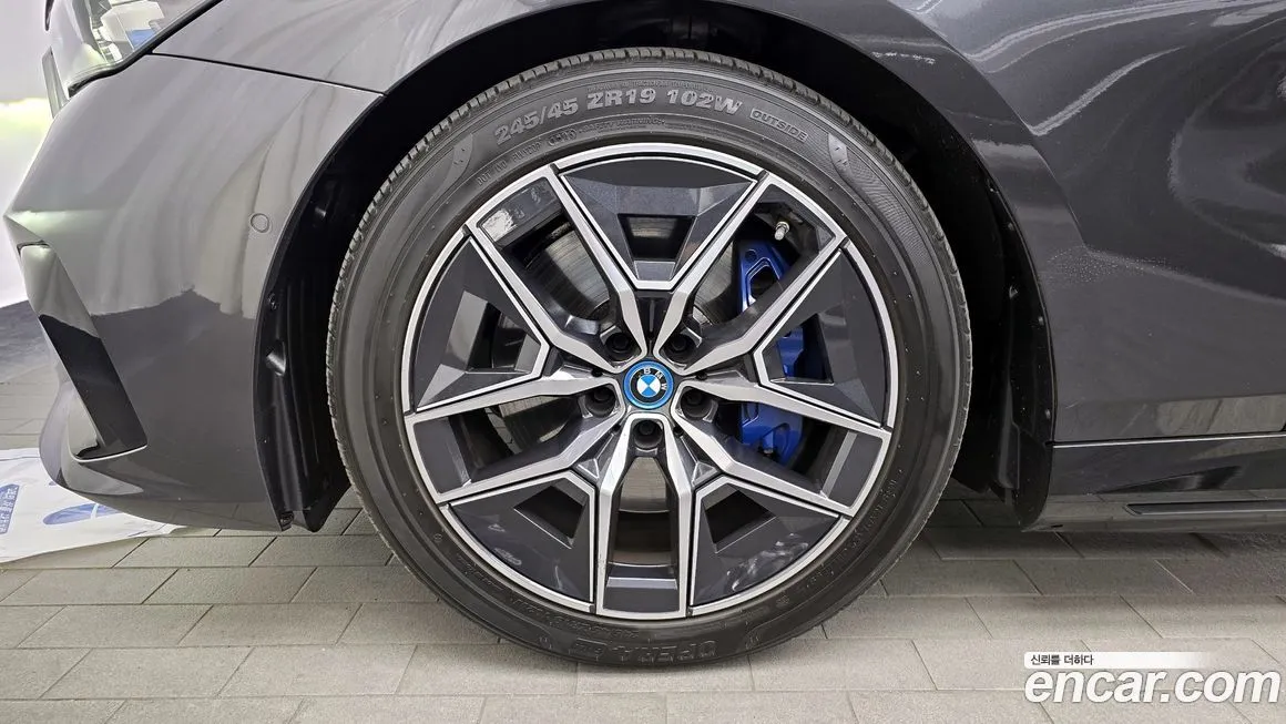 BMW i5 — фото 3