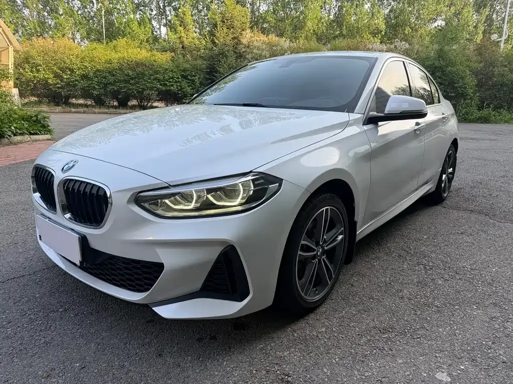 BMW 1 Series — фото 1