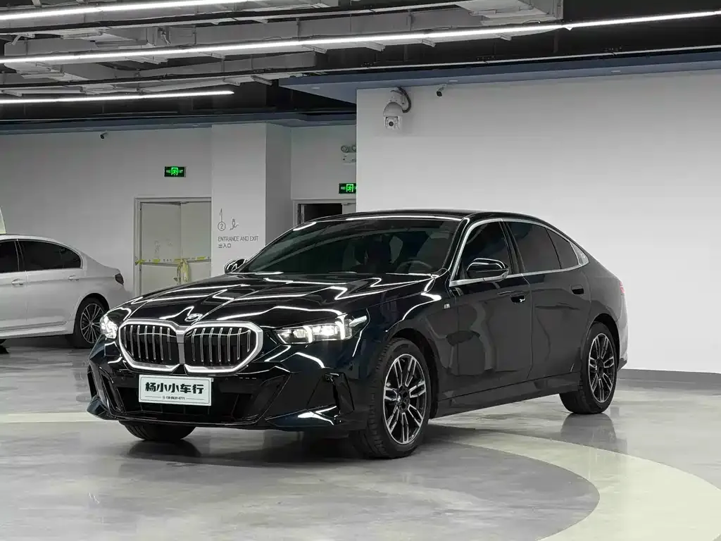 BMW 5 Series — фото 5