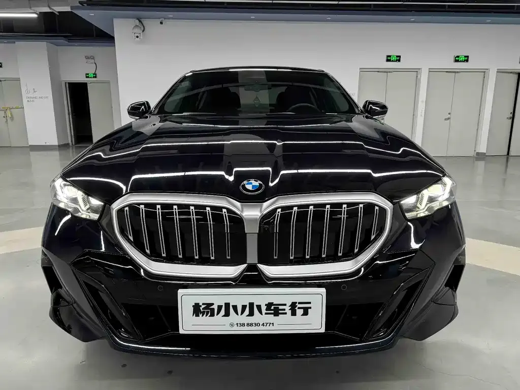 BMW 5 Series — фото 4