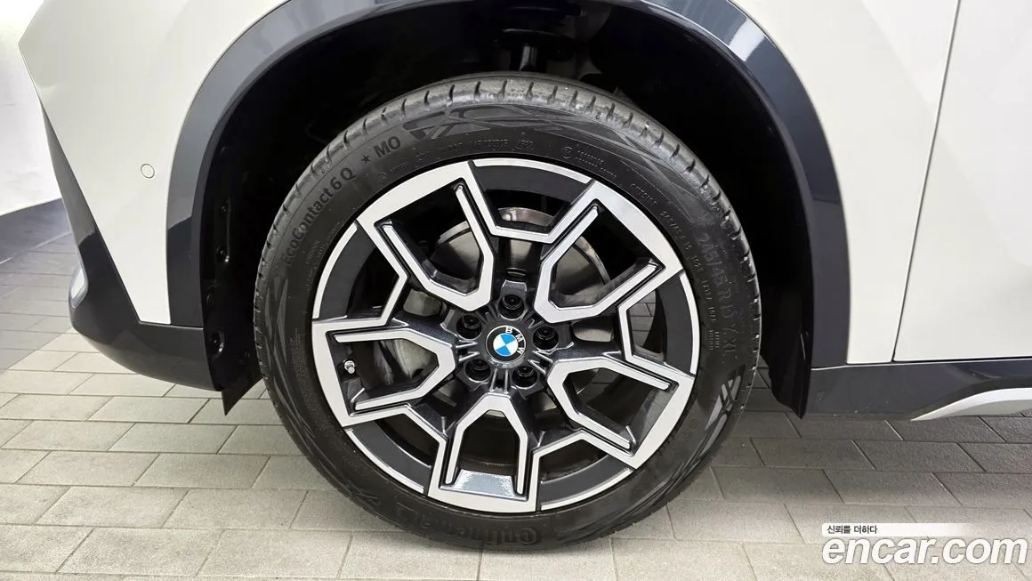 BMW X1 — фото 8