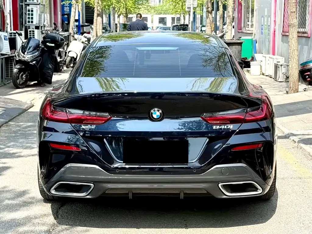 BMW 8 Series — фото 7