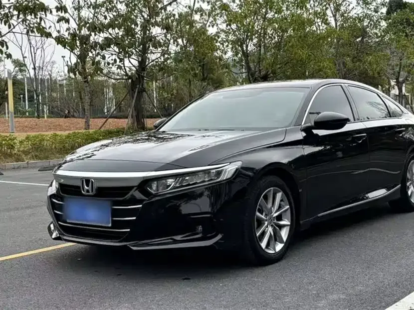 Honda Accord — фото 1