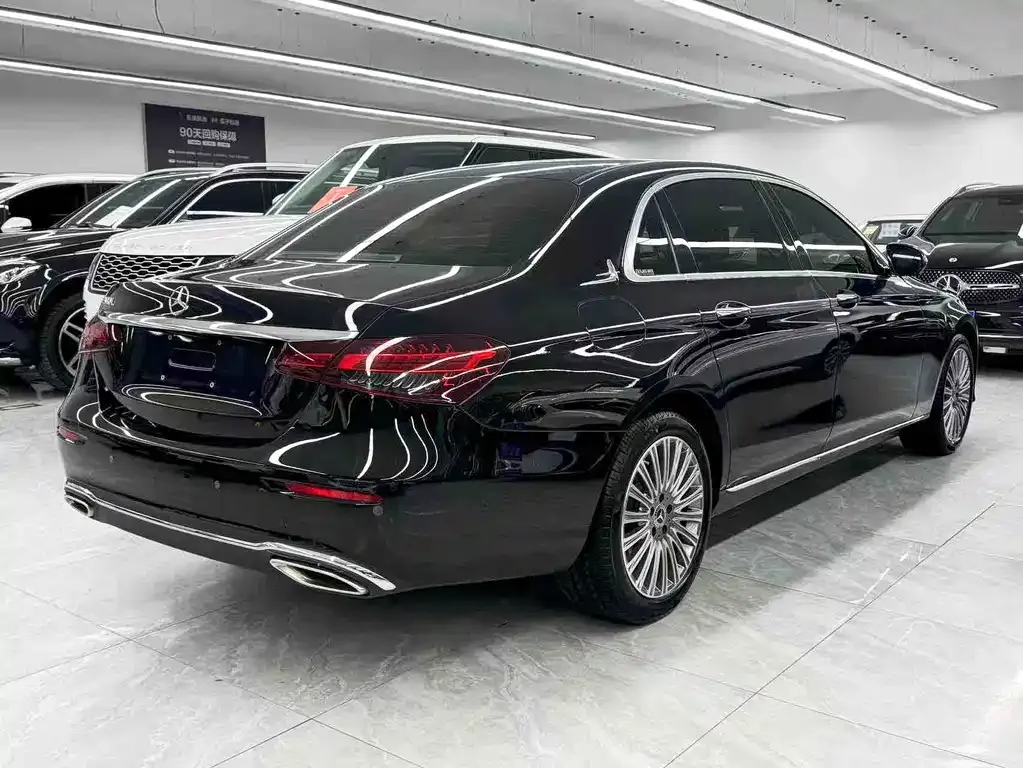 Mercedes-Benz E-Class — фото 8