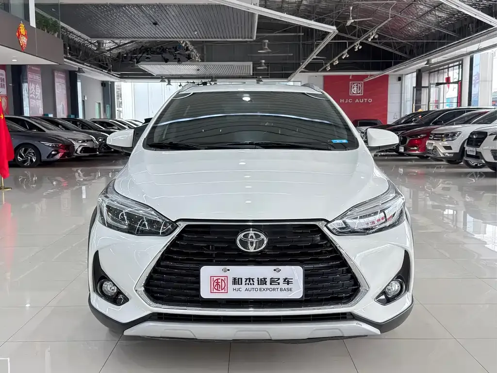 Toyota Yaris L — фото 9