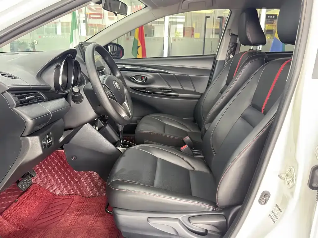 Toyota Yaris L — фото 6