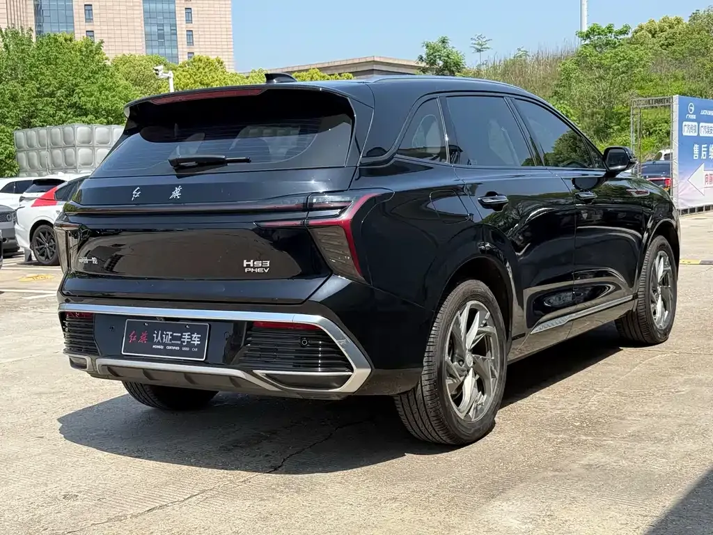 Hongqi HS3 PHEV — фото 4