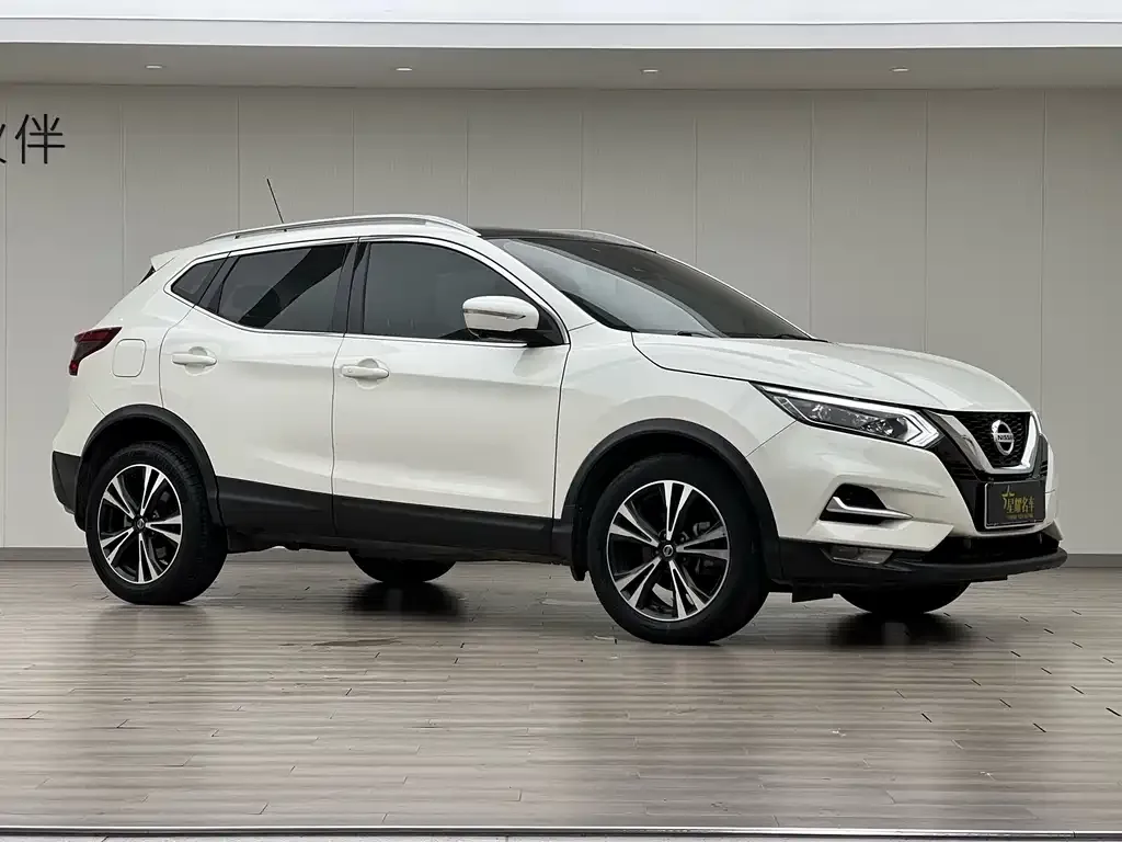 Nissan Qashqai — фото 1