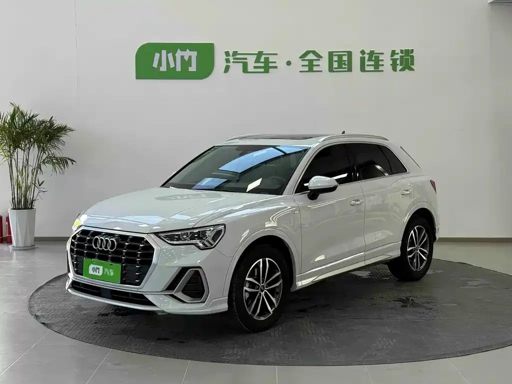 Audi Q3 — фото 1
