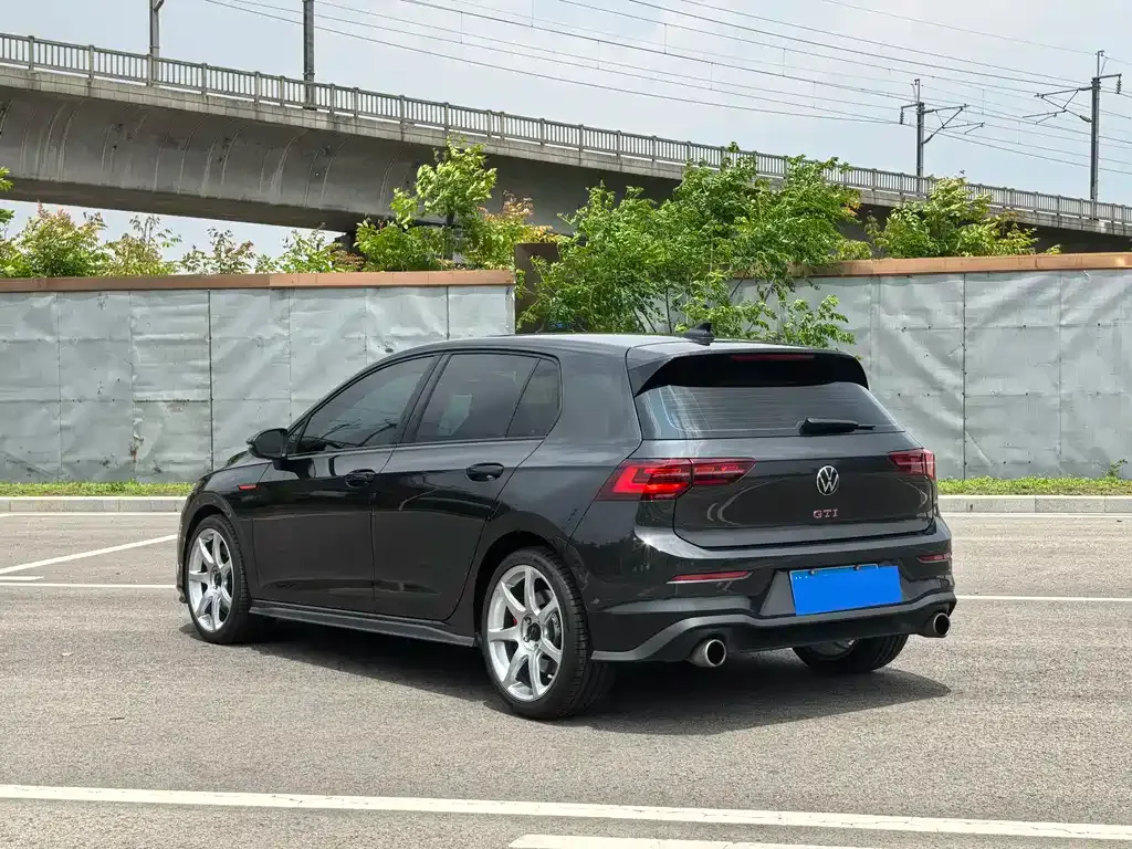 Volkswagen Golf GTI — фото 4