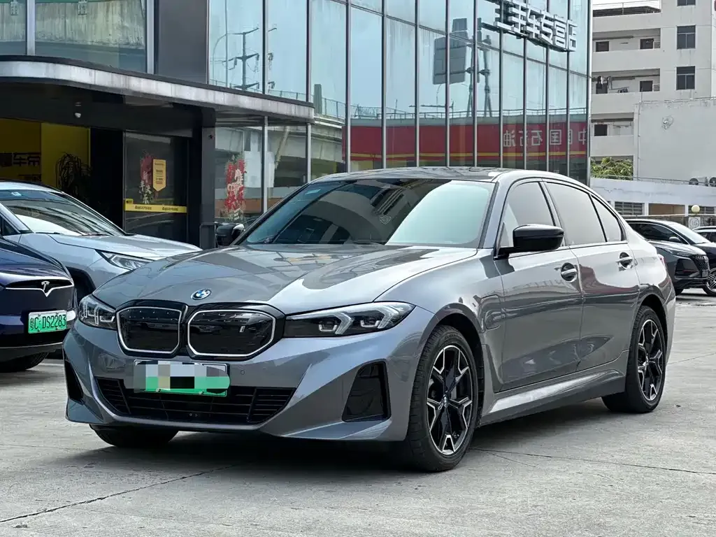 BMW i3 — фото 1