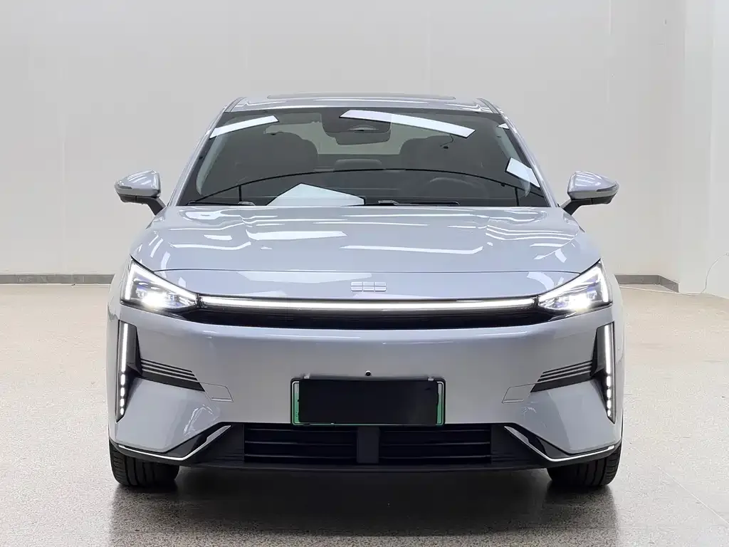 Geely Galaxy L6 — фото 4
