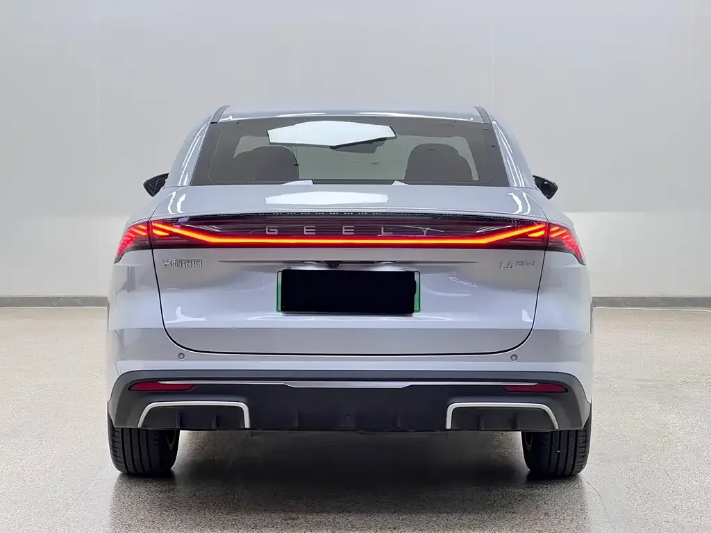 Geely Galaxy L6 — фото 9