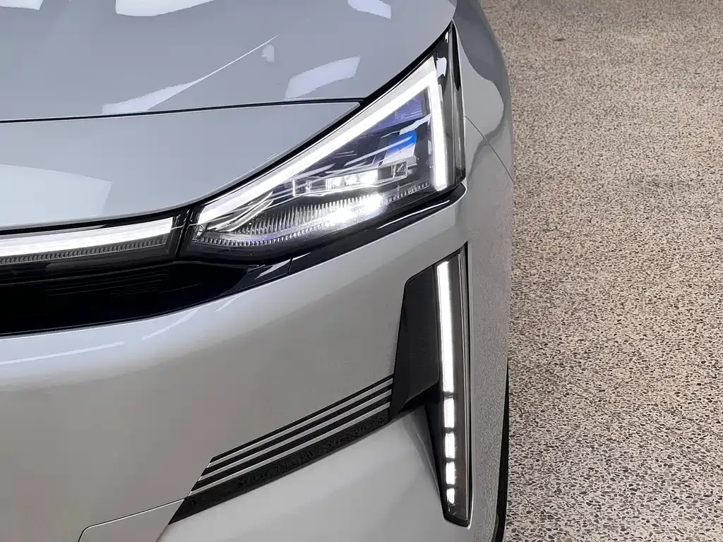 Geely Galaxy L6 — фото 10