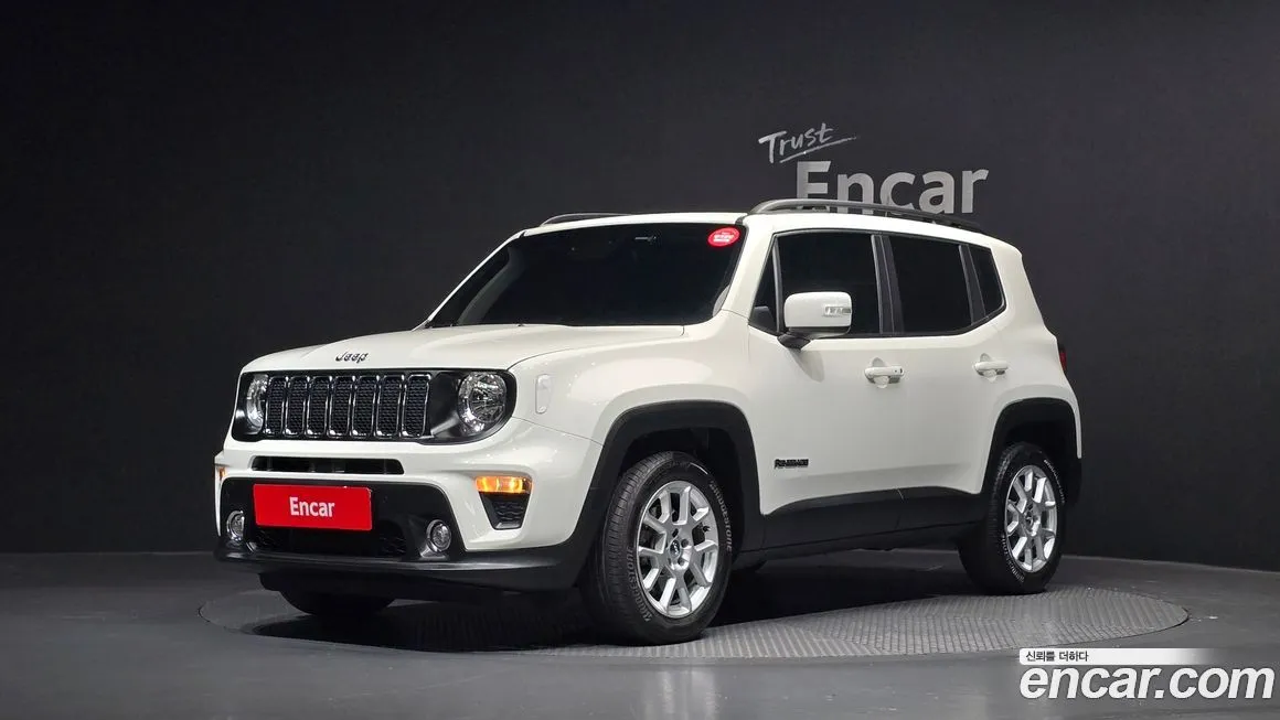 Jeep Renegade — фото 1