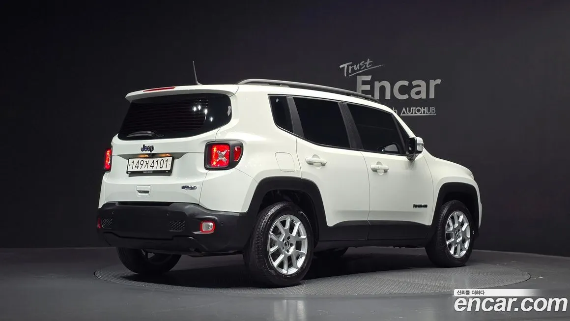 Jeep Renegade — фото 2