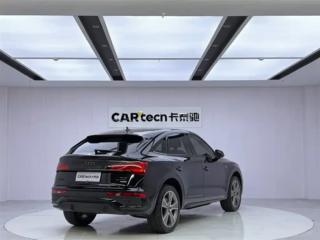 Audi Q5L Sportback — фото 10