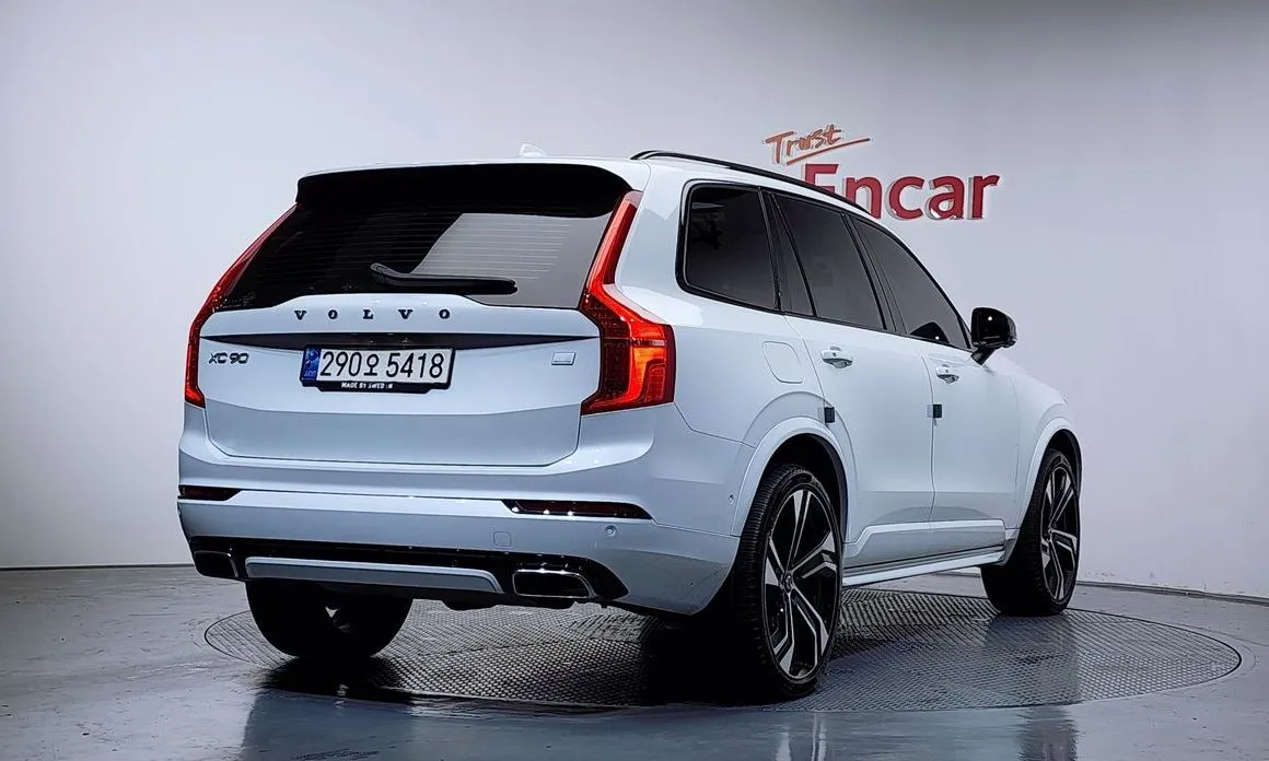 Volvo XC90 — фото 9