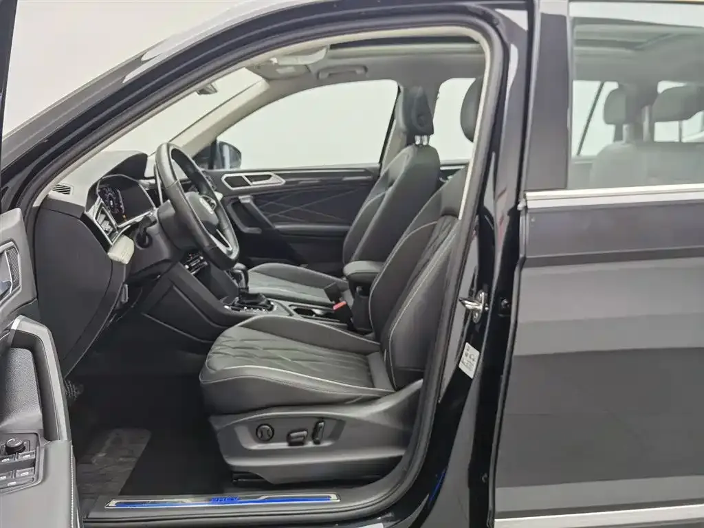 Volkswagen Tiguan L New Energy — фото 8