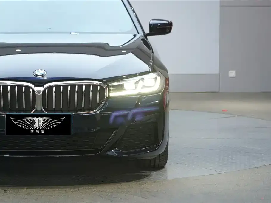 BMW 5 Series (Import) — фото 2