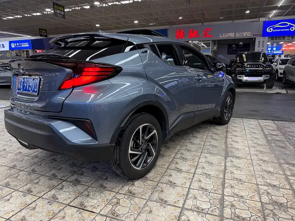 Toyota C-HR — фото 7