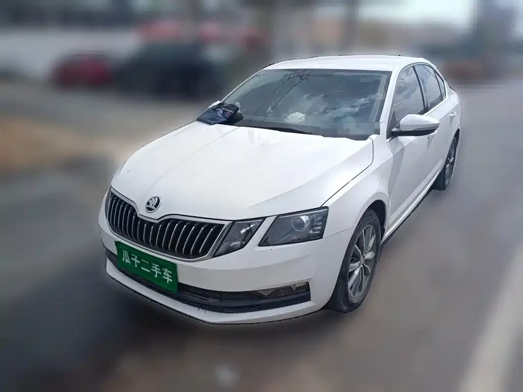 Skoda Octavia — фото 1