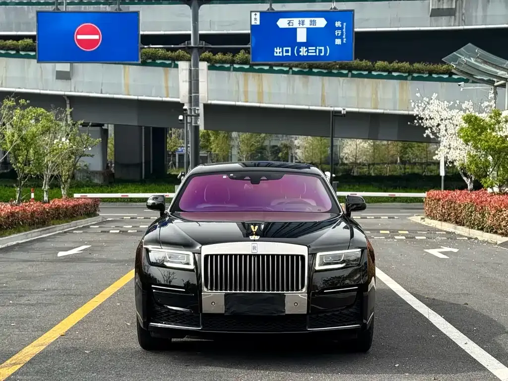 Rolls-Royce Ghost — фото 1