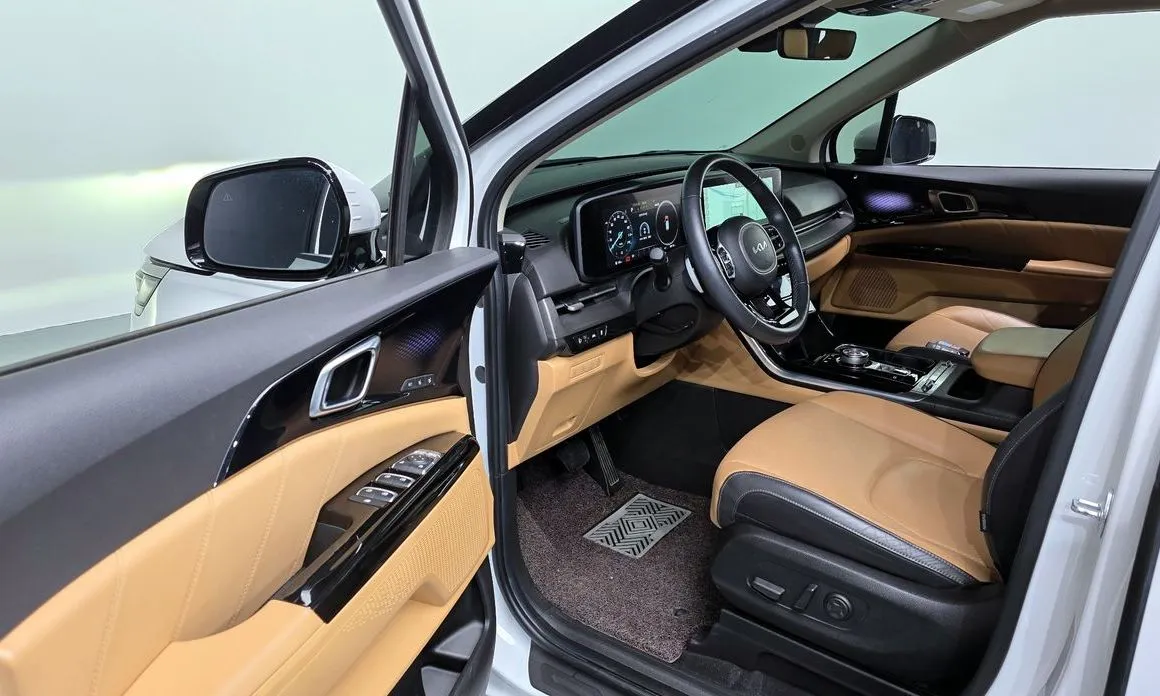 Kia Carnival — фото 10