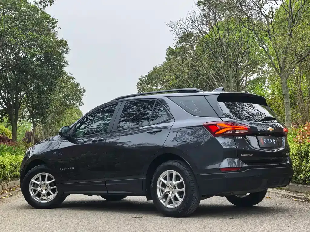 Chevrolet Equinox — фото 10