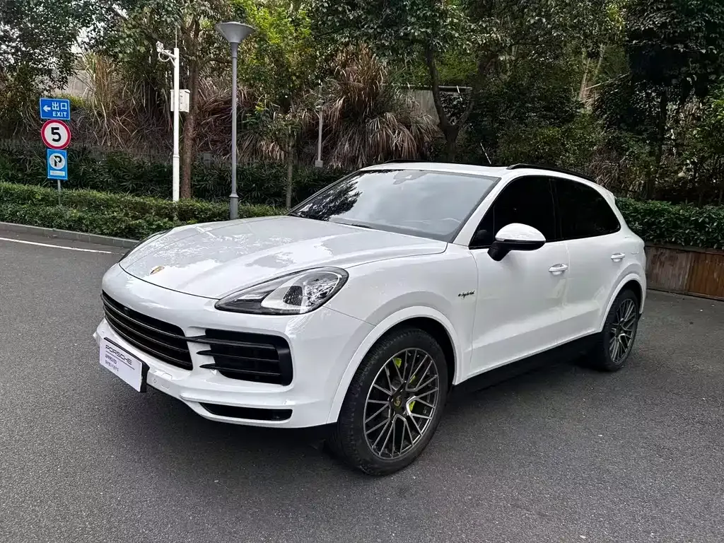 Porsche Cayenne Hybrid — фото 1
