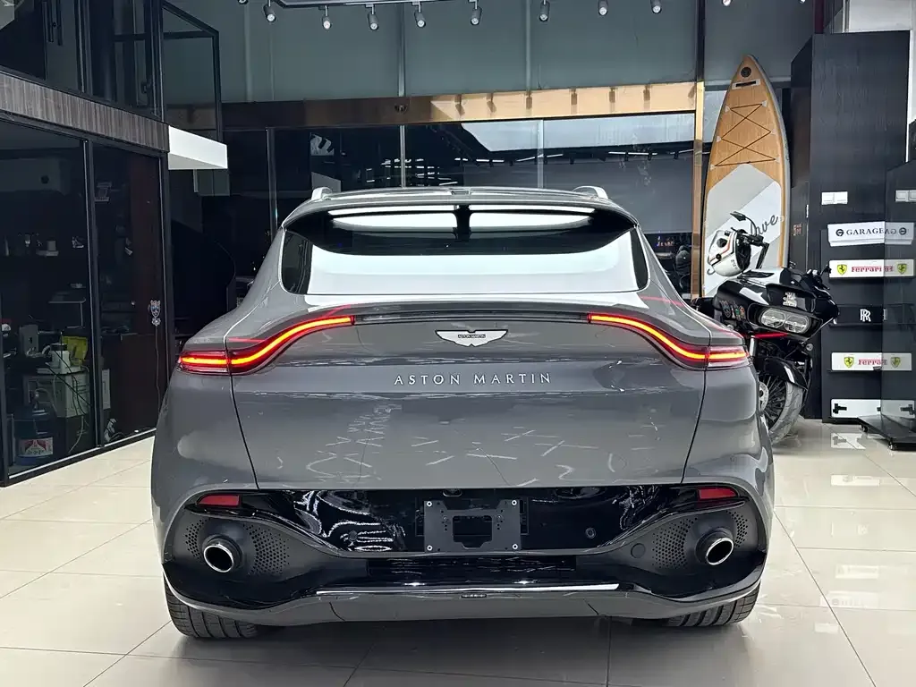 Aston Martin DBX — фото 5