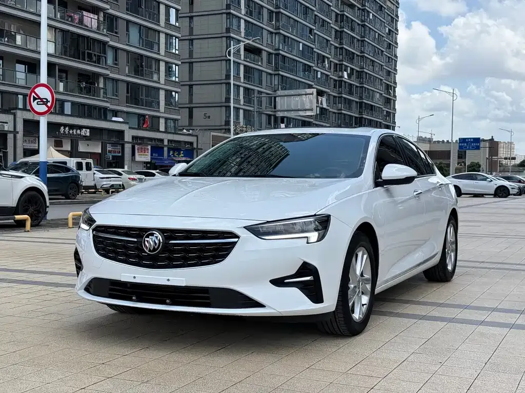 Buick Regal — фото 1