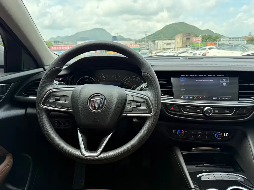 Buick Regal — фото 10