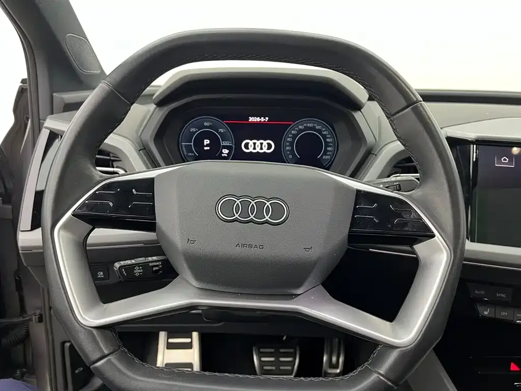 Audi Q5 e-tron — фото 3
