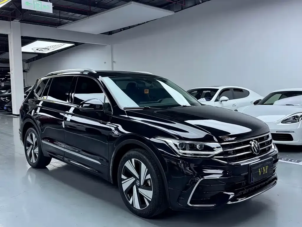 Volkswagen Tiguan L — фото 4