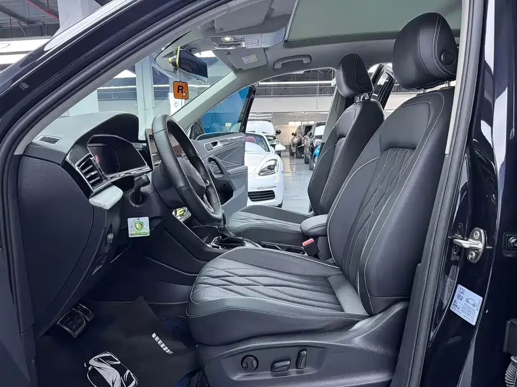 Volkswagen Tiguan L — фото 9