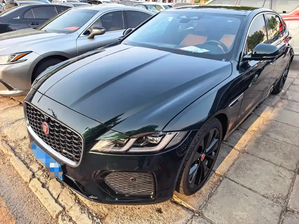 Jaguar XFL — фото 1
