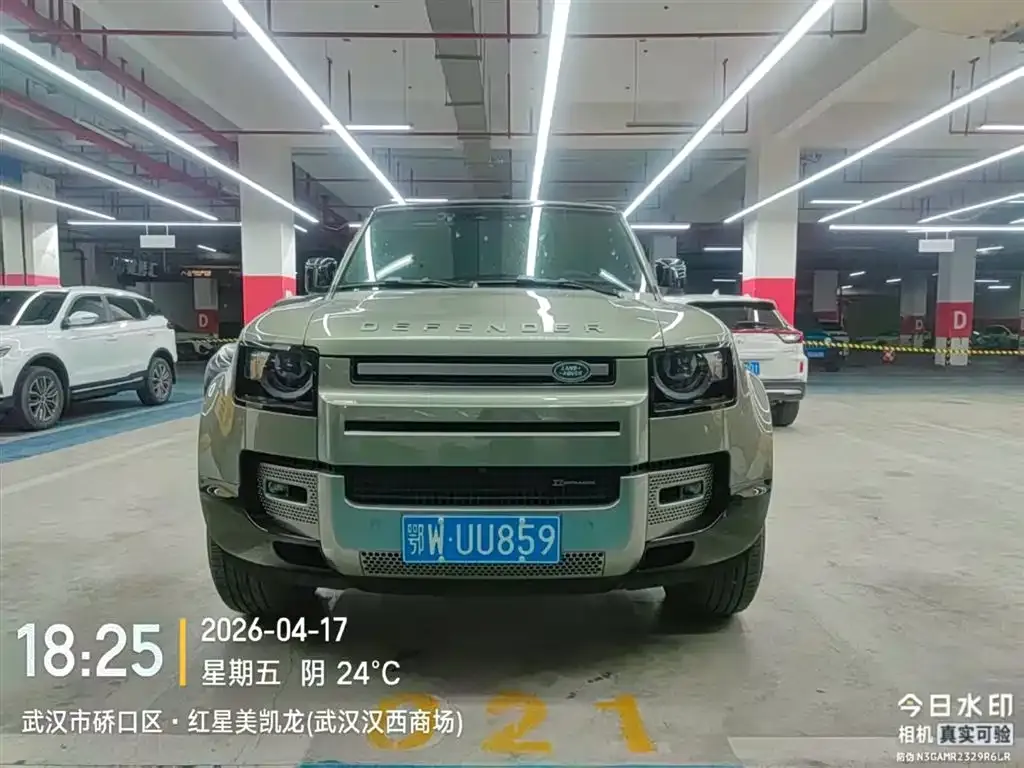Land Rover Defender — фото 1