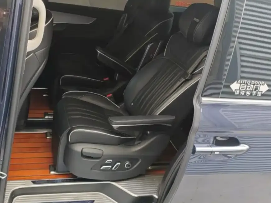 Roewe iMAX8 — фото 6
