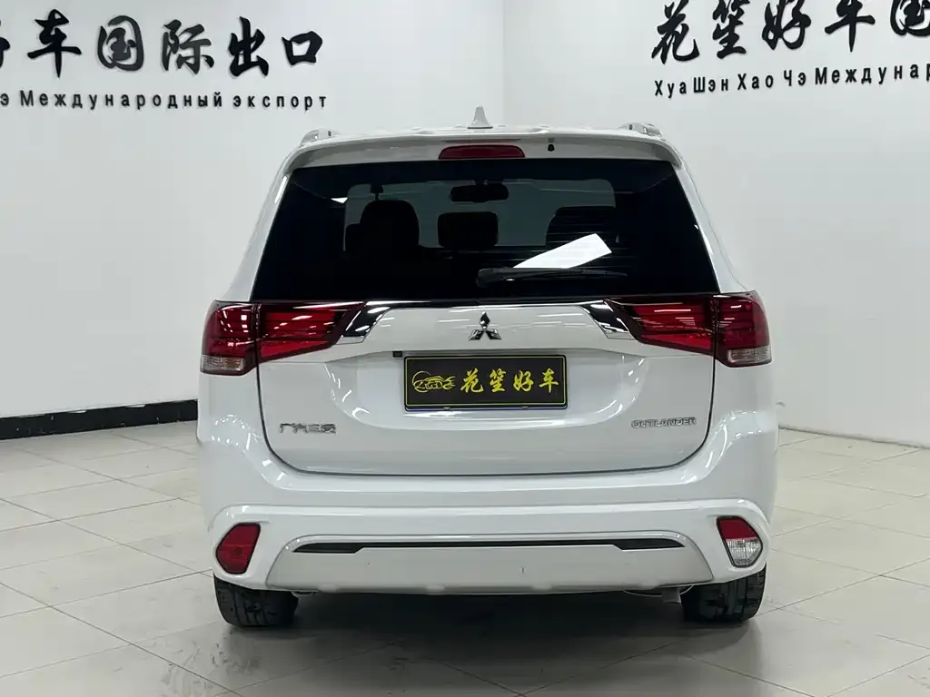 Mitsubishi Outlander — фото 2
