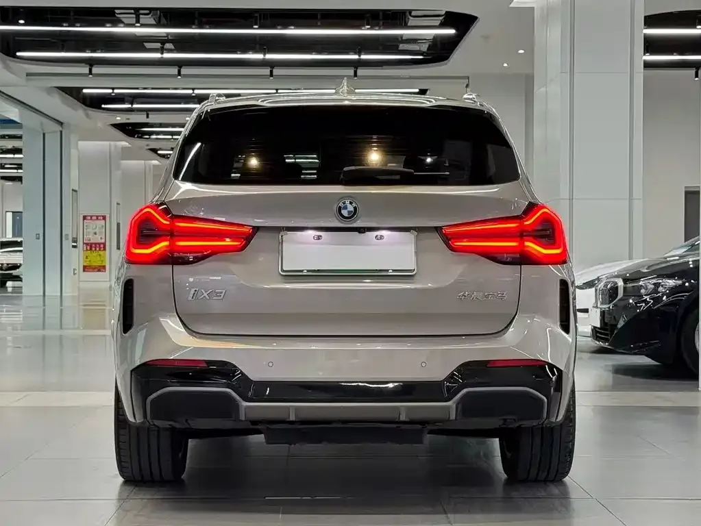 BMW iX3 — фото 2