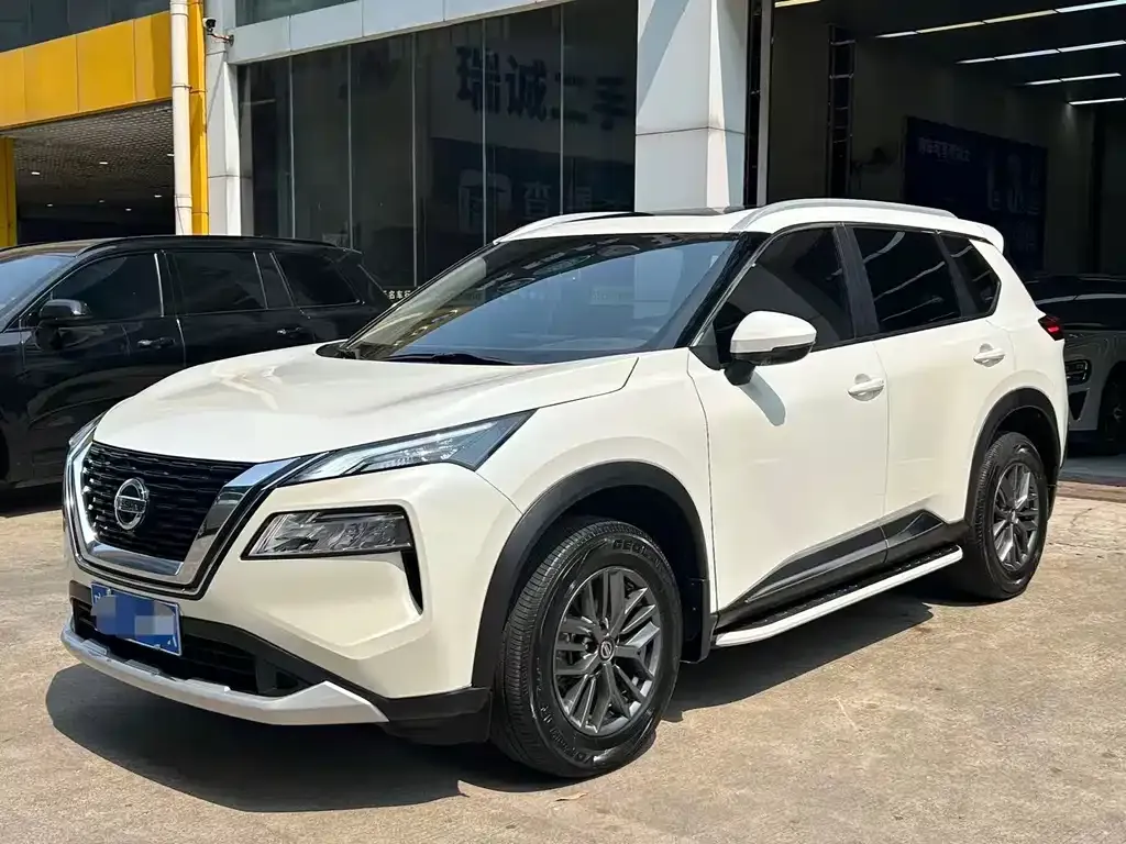 Nissan X-Trail — фото 1